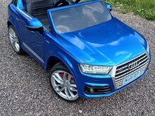 Laste Audi Q7 elektriauto