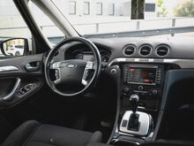 Ford Galaxy 7-Kohaline, Solar esiklaas