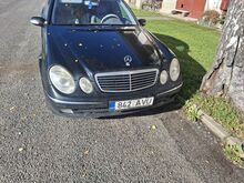 M/V 2 Autot MB e270cdi,touareg 2004a 2.5 128kw
