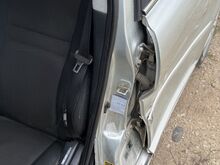 Toyota Avensis avariiline