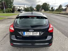 Ford Focus 1,6 77kw, KAASA NAASTREHVID!