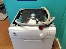 Узкая Посудомоечная машина Electrolux