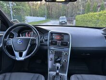 Volvo XC60 Рестайлинг Momentum AWD 2015 м.г. 2.4 133кВт