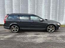 Volvo V70 Momentum 2.4 R5 D5 129kW, JÄRELMAKS!
