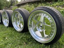 Japan Racing JR6 veljed koos rehvidega