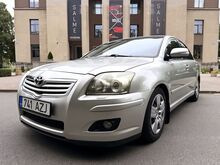 TOYOTA AVENSIS / FACELIFT / AUTOMAAT / ÜV 03.2027