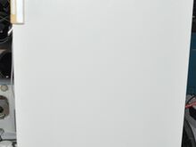 Väike külmik 85cm