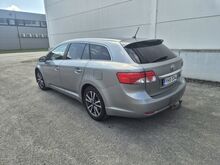 Toyota avensis d4d diisel manuaal