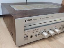 Yamaha R-300 Стереофонический ресивер с естественным звуча�