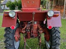 Traktor T-25