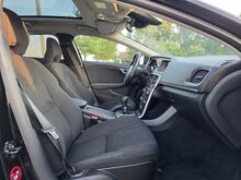 Volvo V40 Kinetic 1.6 D2 84kW, reg. tasu makstud!