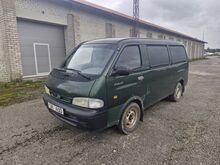 Kia Pregio tagavedu.