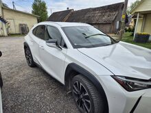 Lexus UX 250, 2.0, 112 kW, hübriid, automaat, 4x4