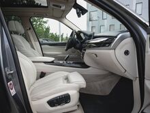 BMW X5 3.0 230kW Webasto, 7-Kohaline