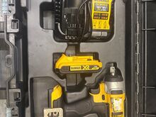 DeWalt muttrikeeraja