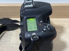 Nikon D7100 + батарейный блок Neewer + коробка