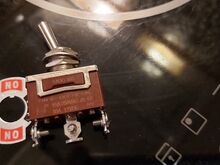 Hetkelüliti ja on/off 12v 30a
