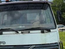 Vanemad Volvo või MB veoautod / kaubikud (ost)