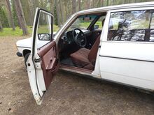 MERCEDES-BENZ 240 D (W123)