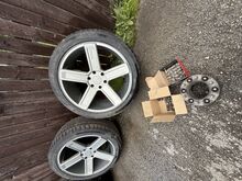 22” KMC veljed koos Roadx rehvidega