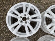 Volvo 17 tolli originaal valuveljed