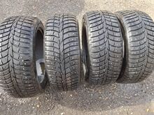 215/50/R17 Laufen 8.6 mm naastrehvid i Fit Ice