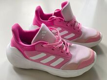 Adidase tossud Suurus 35 Sisetald 23,5 cm
