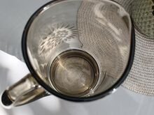 Tarbeklaasi suitsuklaasist morsikann