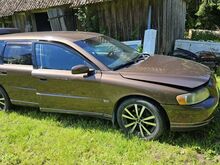 Volvo v70 2006a bensiin+lpg   varuosadeks
