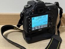 Nikon D7100 + батарейный блок Neewer + коробка