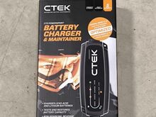 CTEK CT5 Powersport akulaadija