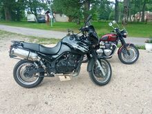 Triumph 900 (885i) / 62600 км / 61 кВт / кофры