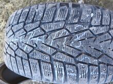 245/45R19 шипованные шины 2 шт.