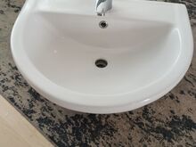 Раковина со смесителем