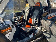 UTV Polaris Rzr 1000 Turbo bagi