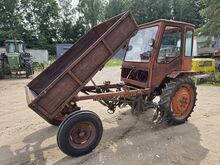 TRAKTOR T-16M kallutava kasti ja muldajaga