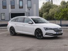 Skoda Superb Facelift подключаемый гибрид (НСО в цене)