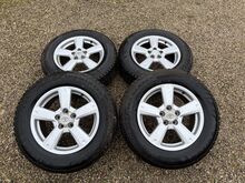 Toyota 5x114,3 17 tolli originaal valuveljed naast