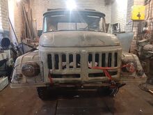 Zil-131 kabiin ja mootor