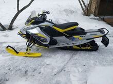 SKI-DOO MXZ X-RS 850 E-TEC 115kW 2000km