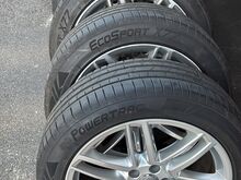 Audi A8 MS rehvid koos velgedega