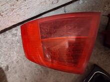 Audi A8 D3 tagatuled