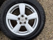 Toyota 5x114,3 17 tolli originaal valuveljed naast