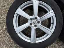 Volvo 19 tolli originaal valuveljed (anduritega)