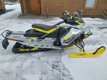 SKI-DOO MXZ X-RS 850 E-TEC 115kW 2000km