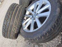Оригинальные диски VW с летней резиной R17 5x112