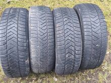 Pirelli  suverehvid 215/65 R17.