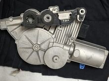 Audi A8 D3 pakiruumi luugi mootor 4E0827852H