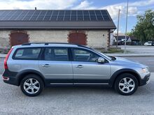 TOODUD HOLLANDIST Volvo XC70 2,4 D5 136kw, 4WD