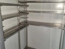 Roostevabast terasest riiulid
